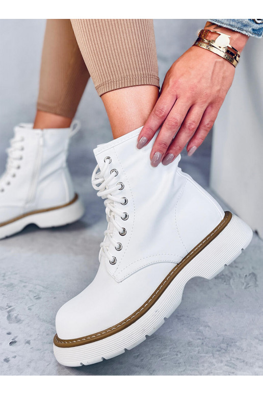 Aulinukai su raišteliais baltos... Aulinukai su raišteliais baltos...