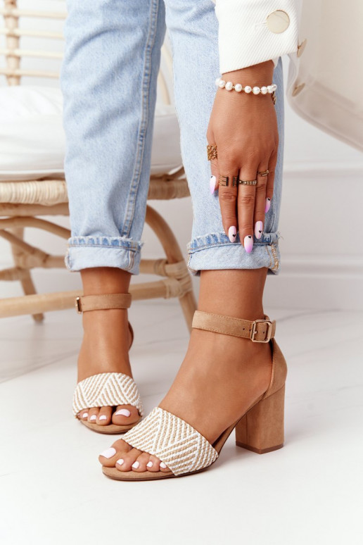 Sandals With Braided Upper On A Bar... Sandals With Braided Upper On A Bar...