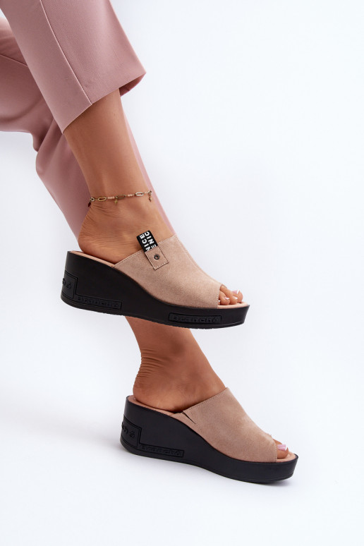 Moteriškos šlepetės smėlio spalvos Vleni Moteriškos šlepetės smėlio spalvos Vleni