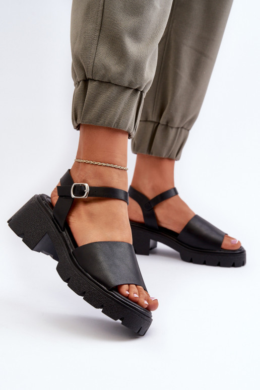 Women's sandals on chunky heel black... Women's sandals on chunky heel black...