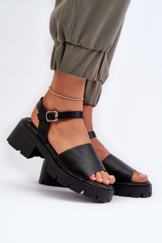 Women's sandals on chunky heel black... Women's sandals on chunky heel black...