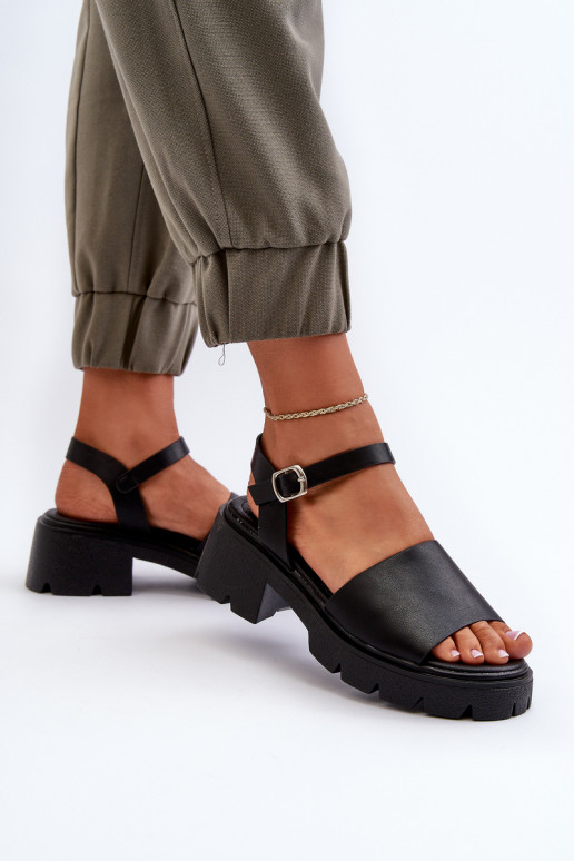 Women's sandals on chunky heel black... Women's sandals on chunky heel black...