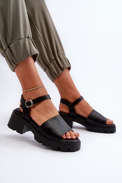 Women's sandals on chunky heel black... Women's sandals on chunky heel black...