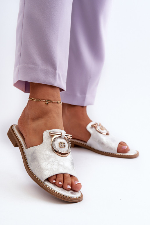 Elegant shiny women's slippers with... Elegant shiny women's slippers with...