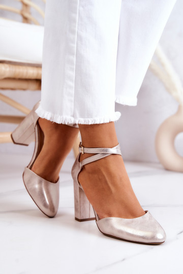 Pumps leather on a bar... 2