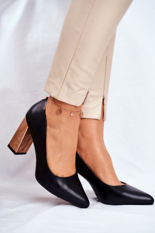 Shoes on a wide heel KERRIGAN BLACK