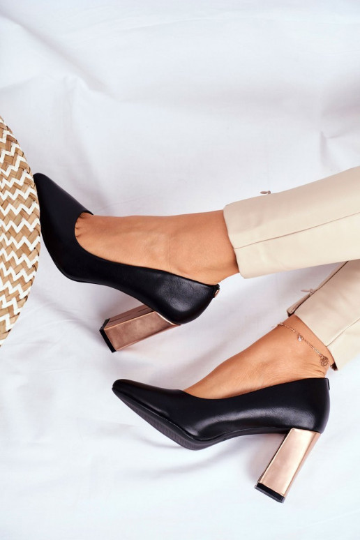 Shoes on a wide heel KERRIGAN BLACK