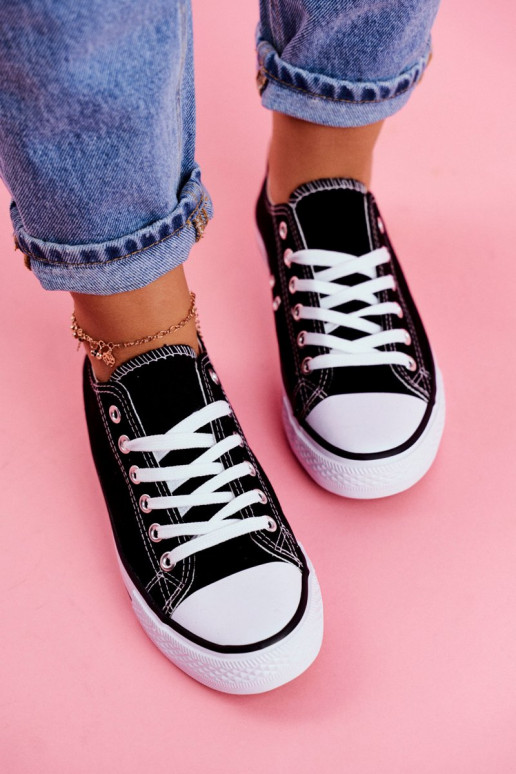 Women's Classic Sneakers Black With White Sole Omerta