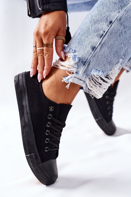 Women's Classic Sneakers Black Omerta