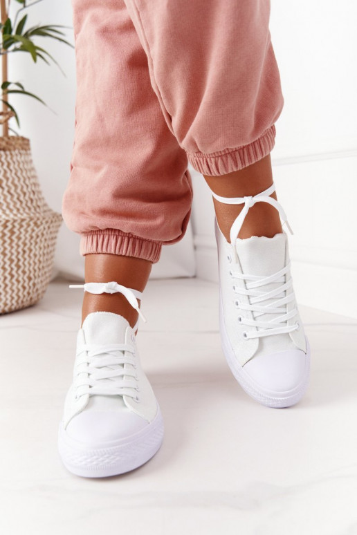 Classic Women's Sneakers White Omerta