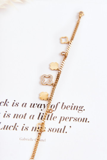 Fashionable Bracelet With Ornaments Gold