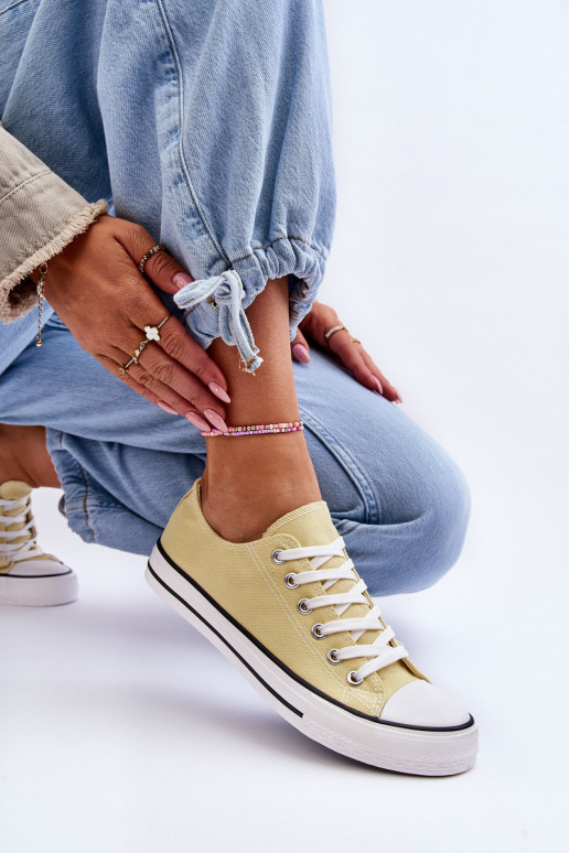 Classic Low Women's Sneakers Yellow Vegas Classic Low Women's Sneakers Yellow Vegas
