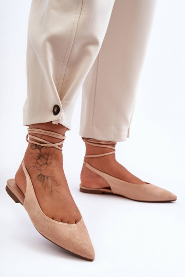    Nude Lilly Ann