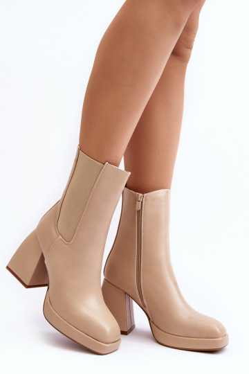 Women's boots with a platform in beige color Stelares 2