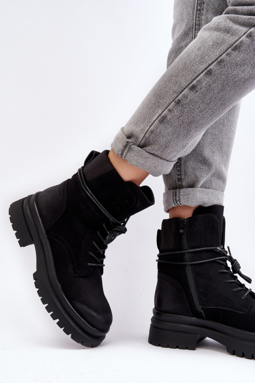 Women's boots with massive sole in black color Narelona