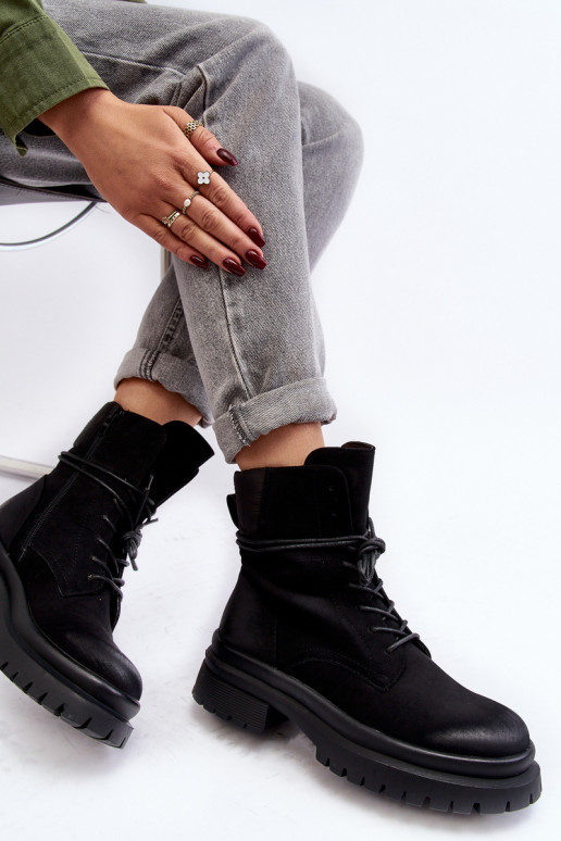 Women's boots with massive sole in black color Narelona