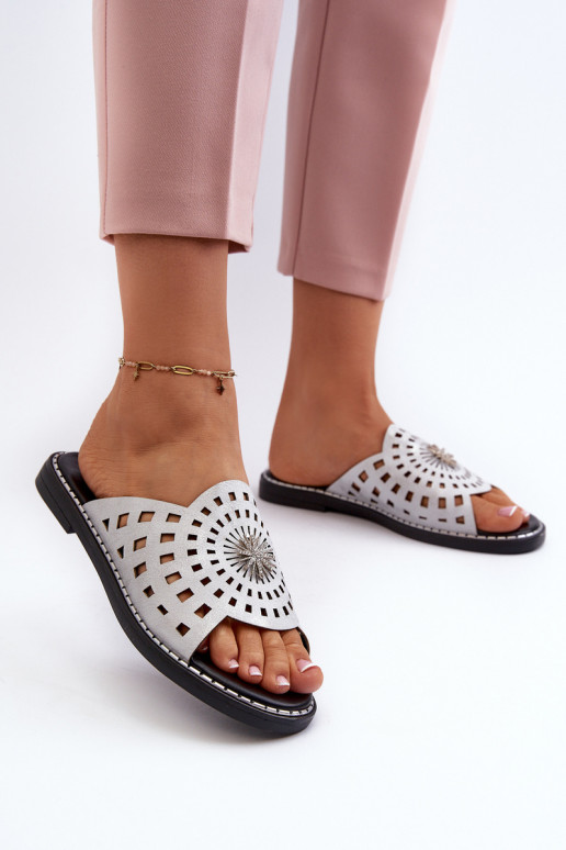 Shiny Women's Flat Sandals with Silver Ornament Ebirena