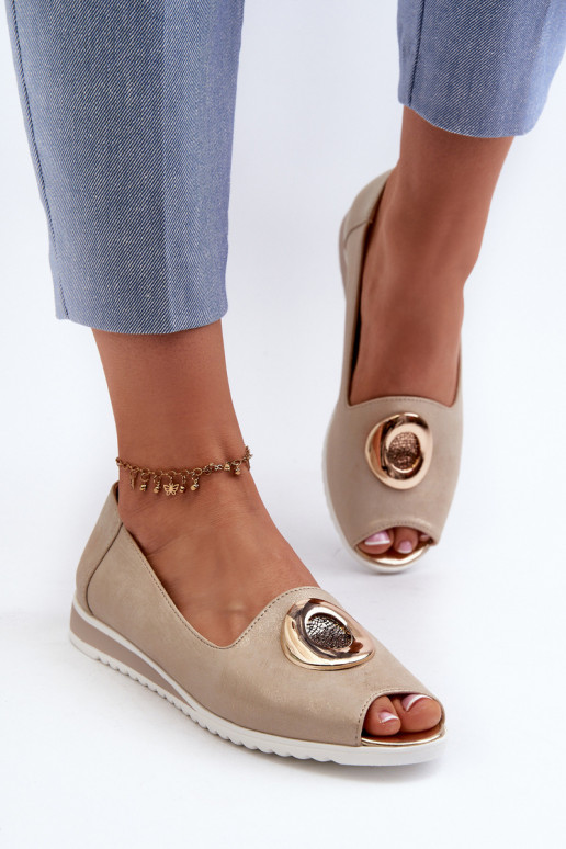 Women's pumps with eco leather ornament in gold Biolita