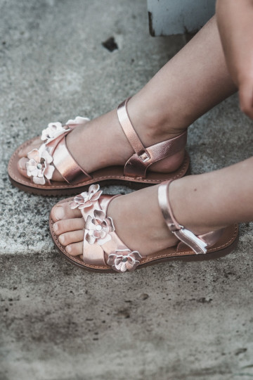 Children's Sandals Adorned with Flowers Fastened with Velcro Pink Fagossa 2