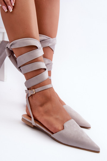  oe Z Noskami   Ellesara