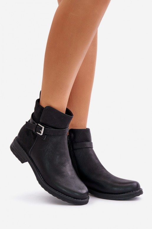 warmed Boots with wide heels with straps in black color Sabamessa