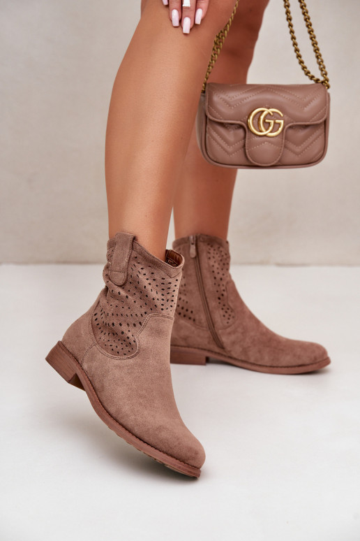 Women's openwork heels with wide... Women's openwork heels with wide...