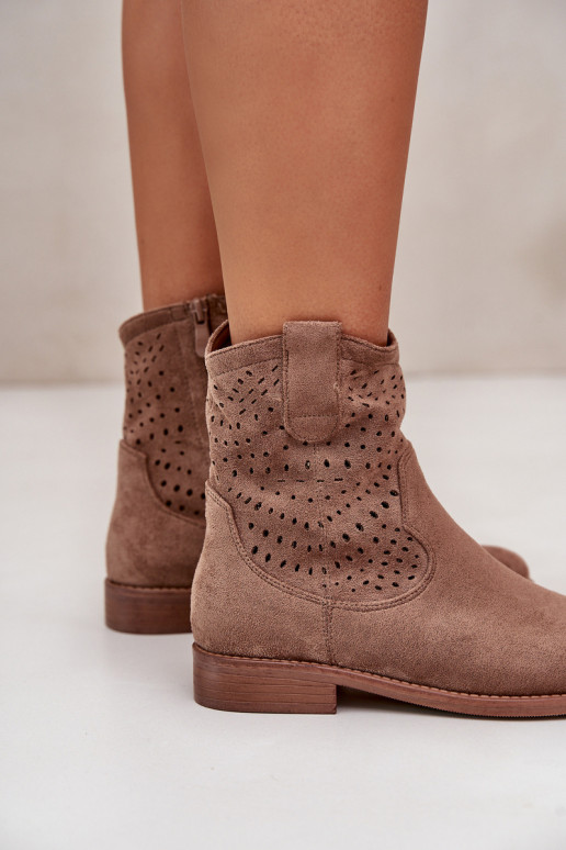 Women's openwork heels with wide... Women's openwork heels with wide...