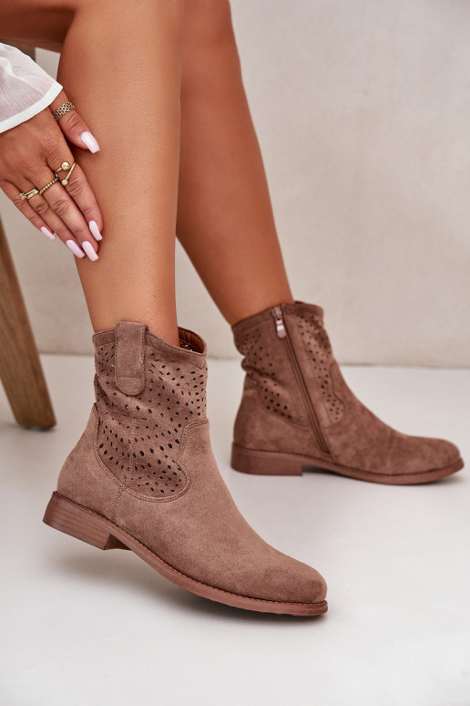 Women's openwork heels with wide... Women's openwork heels with wide...