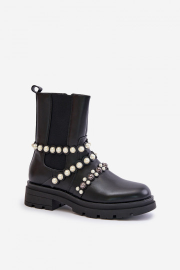 Stylish heels with straps in black Sintitia