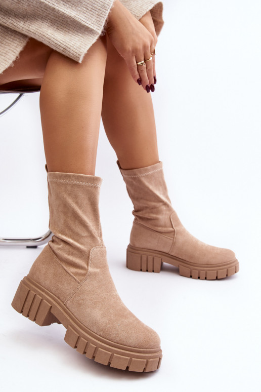 Slip-on ankle boots with flat heel... Slip-on ankle boots with flat heel...