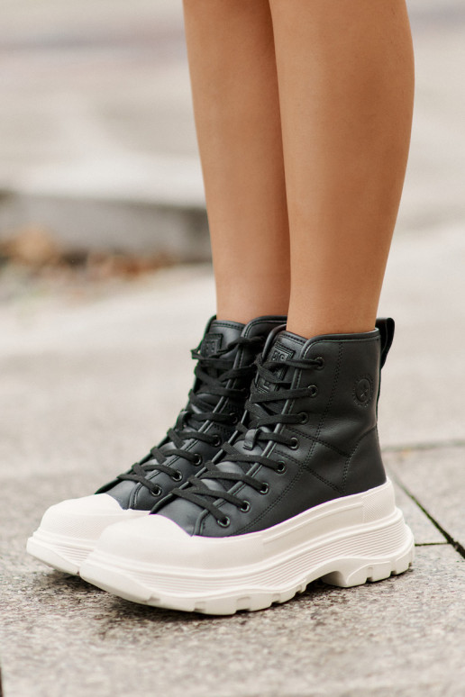 Leather Insulated Sneakers On Massive... Leather Insulated Sneakers On Massive...