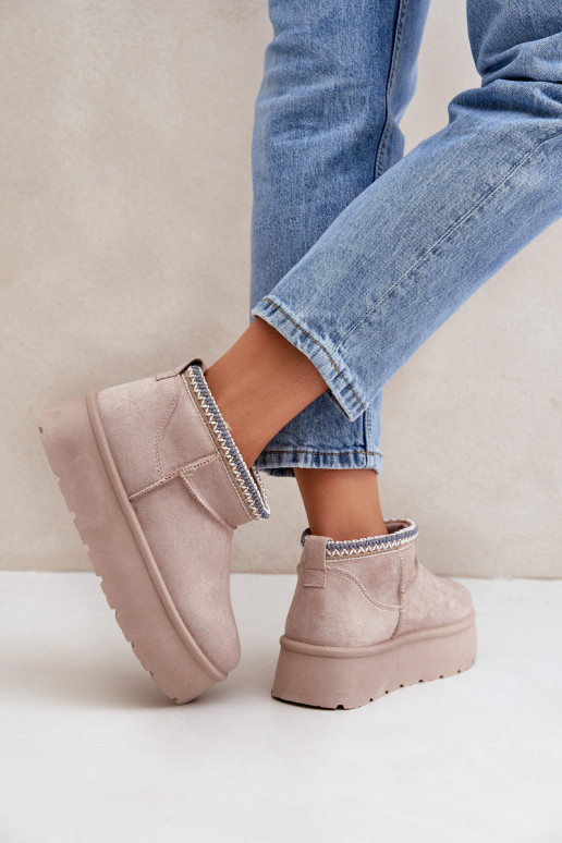 Snow boots on platform with decorative embroidery light beige Heslania Snow boots on platform with decorative embroidery light beige Heslania