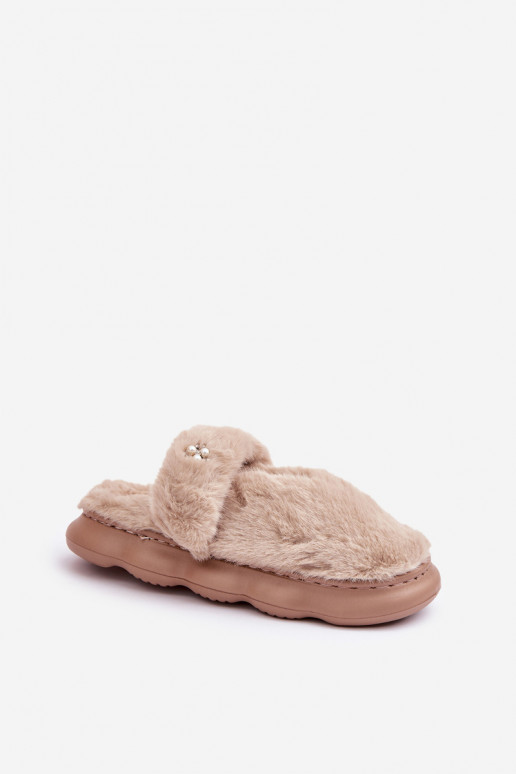 Furry Slippers With A Small Brooch Dark Beige Primaria