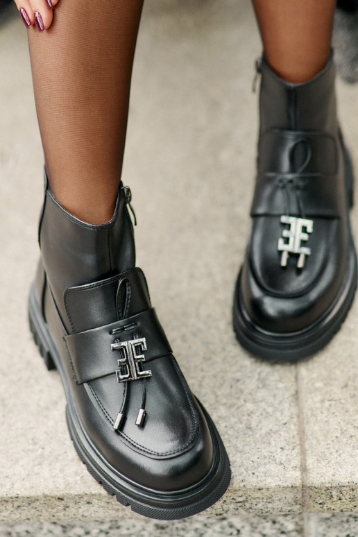 Leather wide-heeled stilettos with... Leather wide-heeled stilettos with...