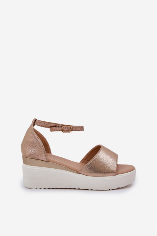 Lightweight Sandals On A Platform And Delicate Wedge Gold Gillifia