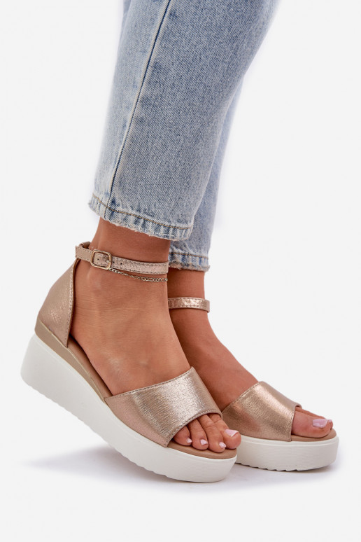 Lightweight Sandals On A Platform And Delicate Wedge Gold Gillifia