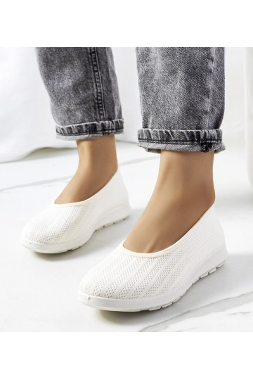 Beige trainers Venancia