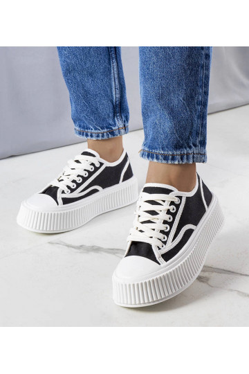Black trainers Beat