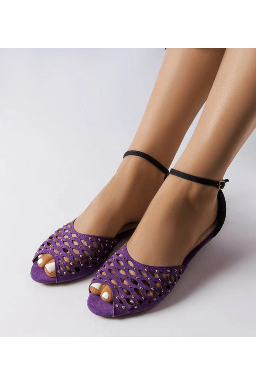 Fioletowe ażurowe sandały z...