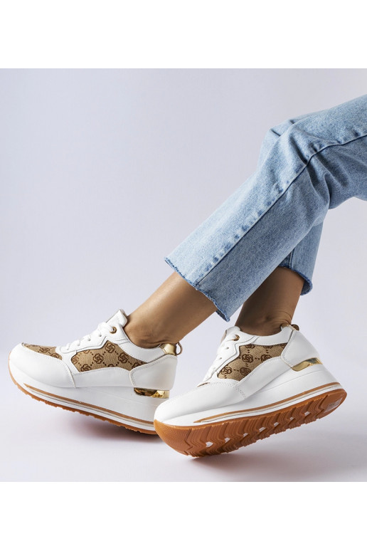 Białe sneakersy na koturnie z printem...