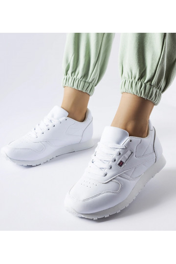 Białe sneakersy klasyczne...