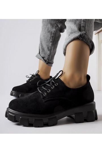 Czarne półbuty na płaskim...