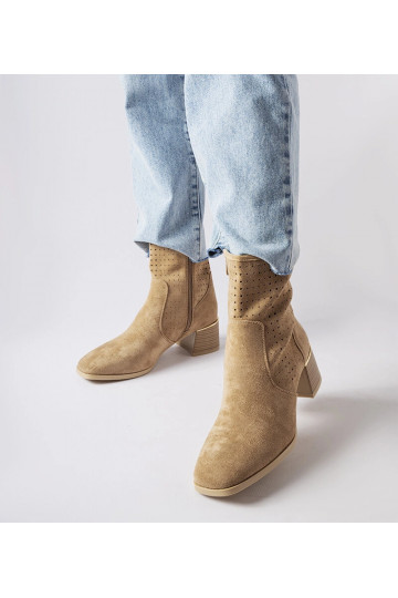 Beige boots Huff 2