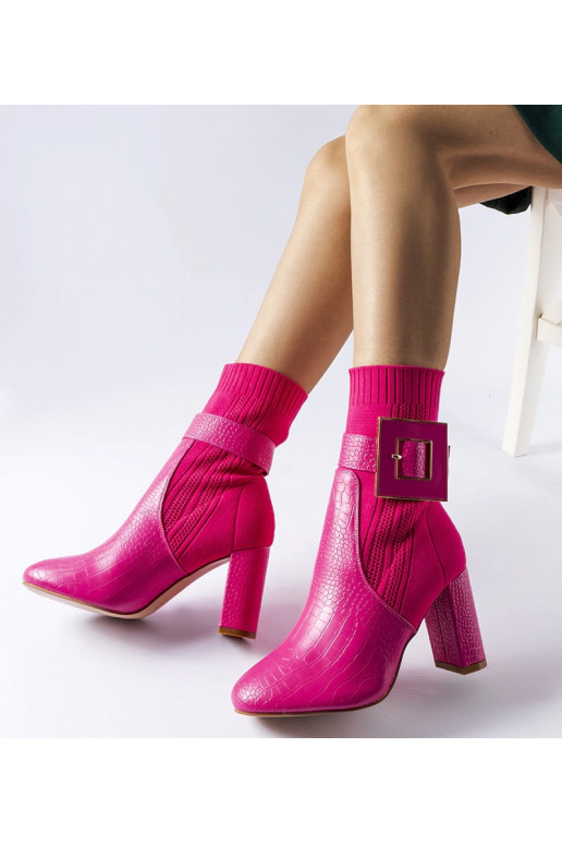 Różowe skarpetkowe botki zwierzęcy...