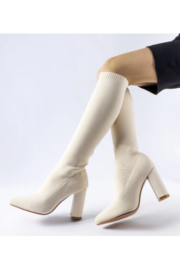 Beżowe skarpetowe kozaki na...