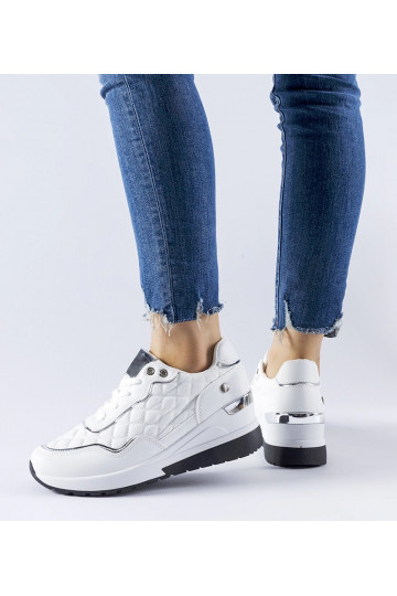 Białe pikowane sneakersy na... 2