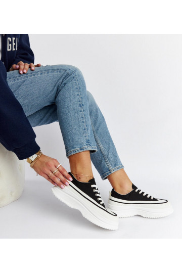Black trainers Beat 2