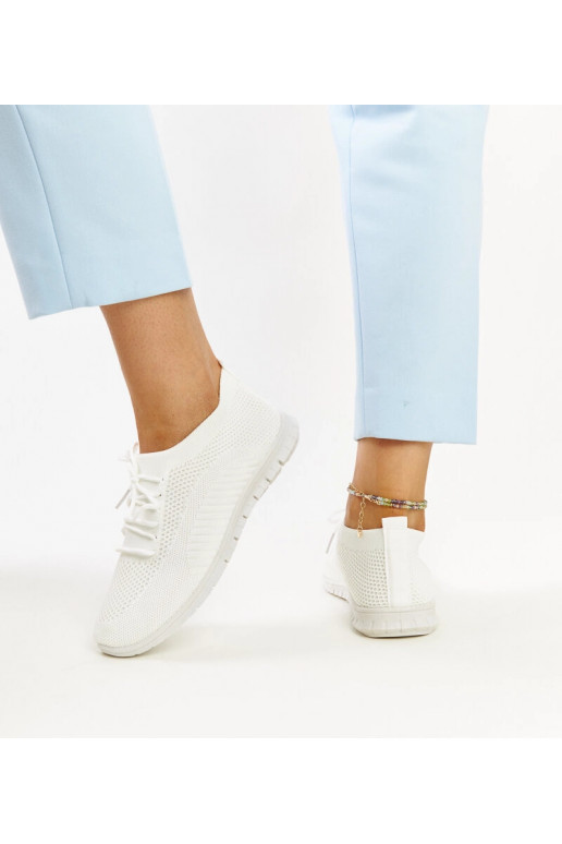 Białe materiałowe sneakersy Zahira