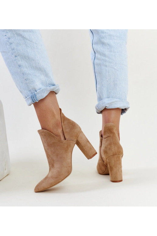 Ciemnobeżowe asymetryczne botki na...