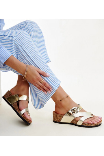 Beżowe klapki z łańcuchem Levy